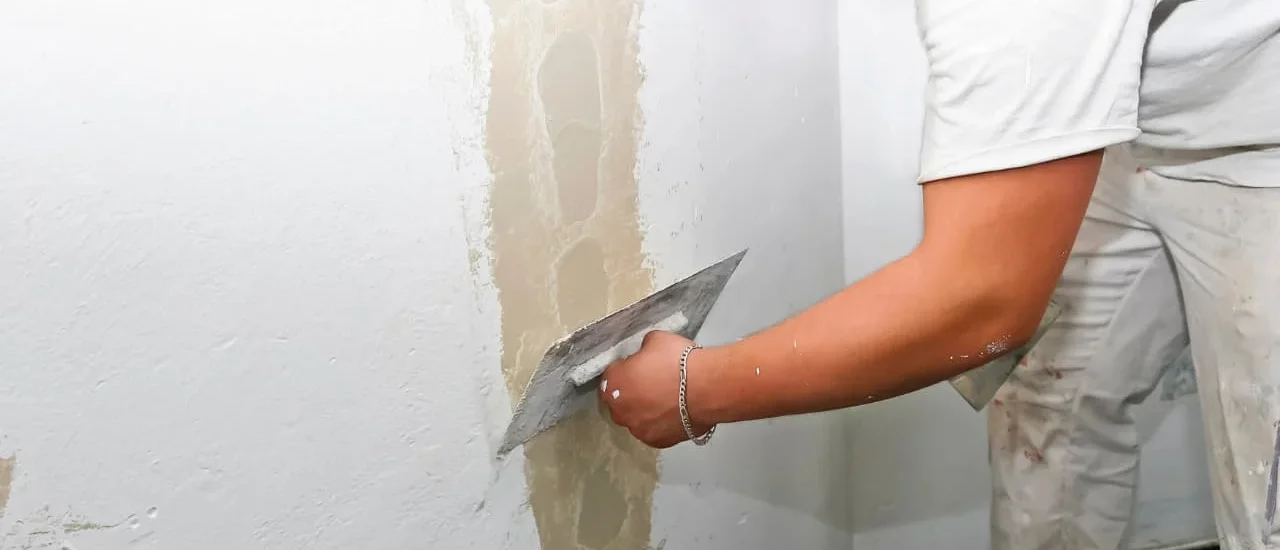 How to Treat Damp Walls Before Painting